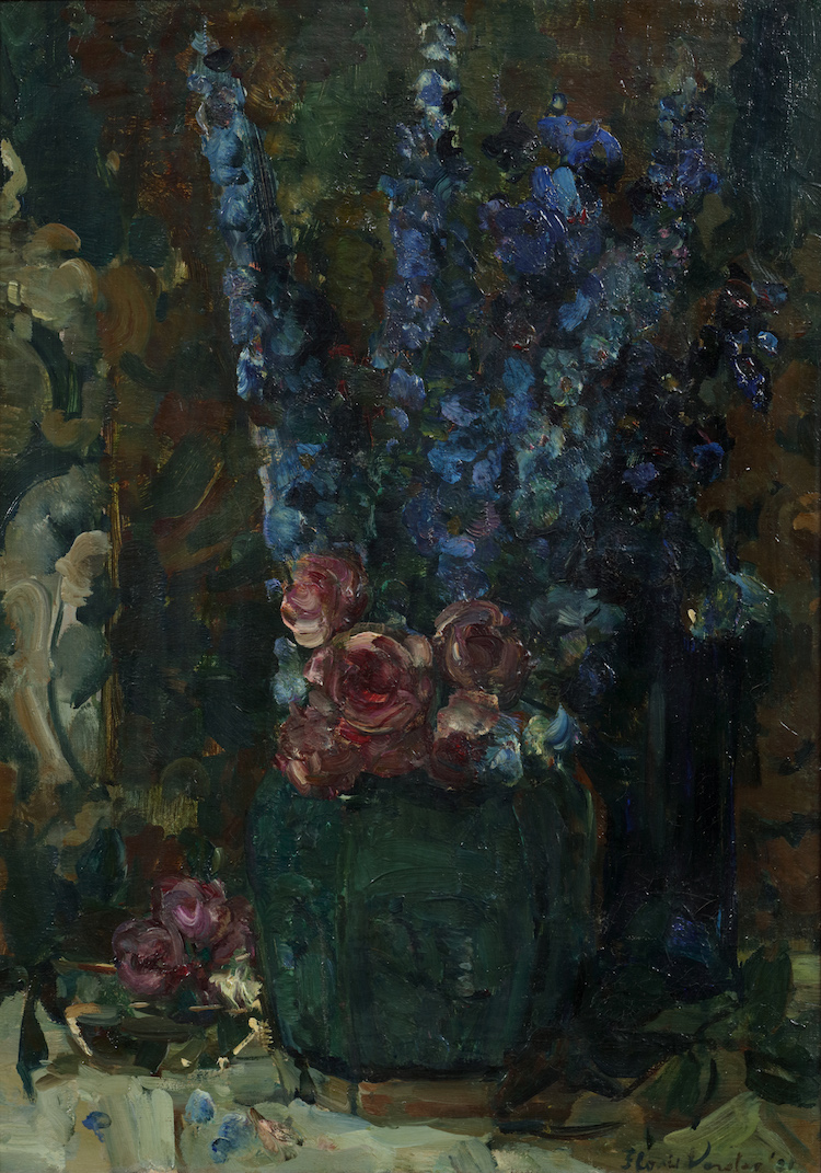 Floris Verster-Blauwe Ridderspoor and mandroosjes in a vase